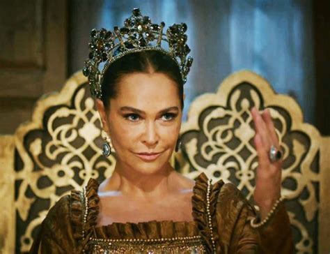 Шикарные наряды и украшения из сериала "Великолепный Век. Кесем"
