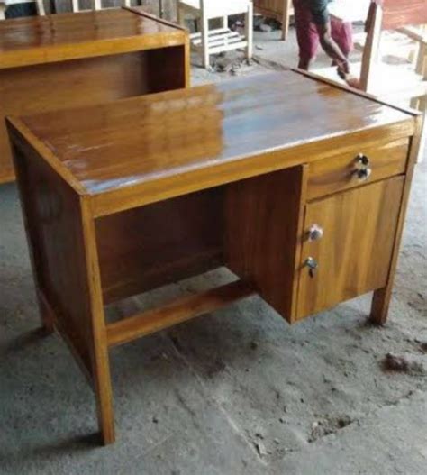 meja setengah biro siplah