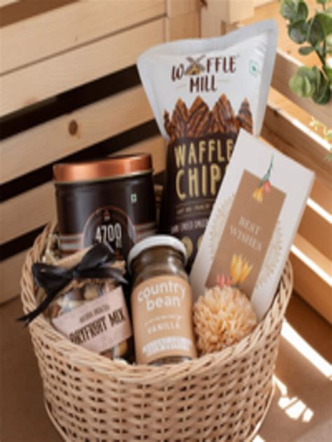 Buy Confetti Gifts Set Of 5 Assorted Hamper Gift - Assorted Gifts for ...