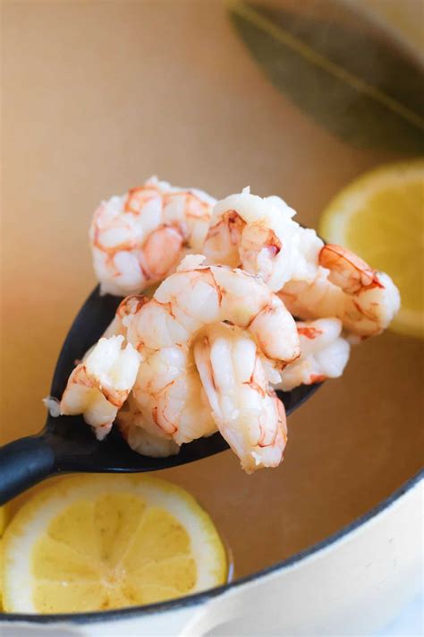 How to poach shrimp! Our gentle poaching method guarantees shrimp that