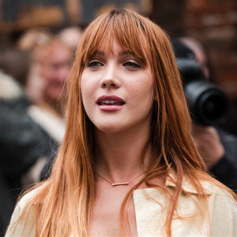 Stylists argue whether long hair haircut bangs suit everyone 22