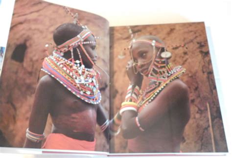 MAASAI. Text by Tepilit Ole Saitoti. Photographs by Carol Beckwith. by (Beckwith, Carol ...