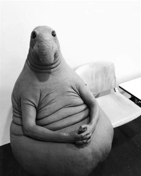 Homunculus Loxodontus - Eternally waiting humanoid monument