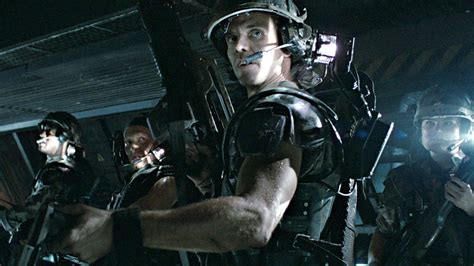 Colonial Marines vs Predator - Battles - Comic Vine