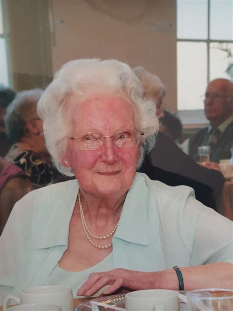 Picture gallery : Polly Hay's Tribute