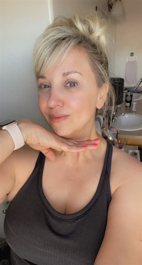 LarBar 💋 on Twitter: "How it be today. No makeup, last night’s hair ...
