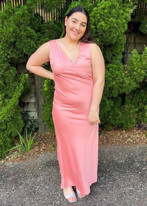 Lara – Belle of the Ball