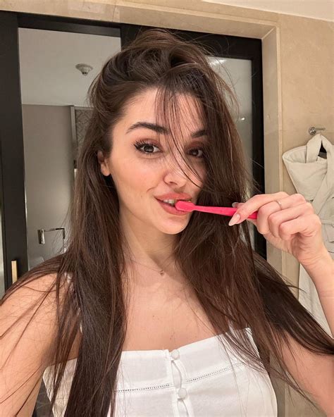 Hande Ercel And Hakan Abanci: A Deep Dive Into Their Lives And Relationship