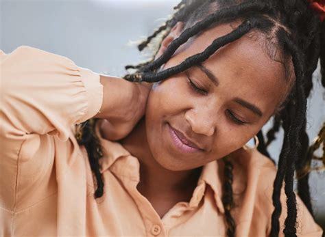 How to Cure Neck Pain Fast | Quick Relief Tips - Spine Docs