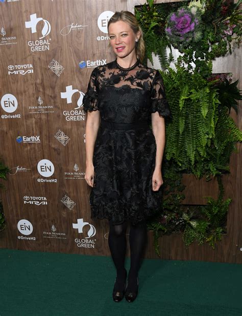 Amy Smart – LACELEBS.CO