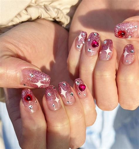 30 Gorgeous Graduation Nails To Wear On Your Big Day - The Beauty Pursuit