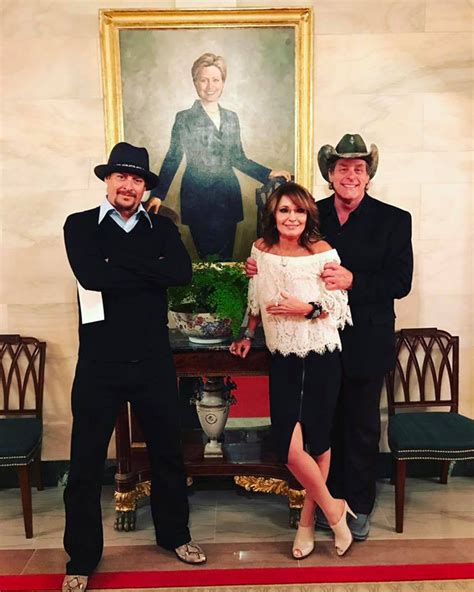 Sarah Palin, Trump & Kid Rock: White House Dinner – Footwear News