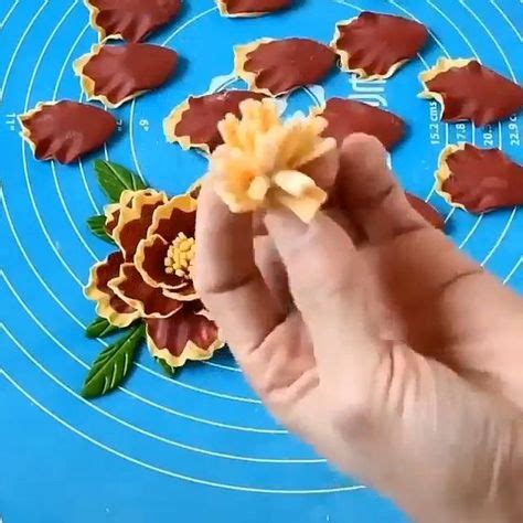 900+ Фигури от фондан ideas | fondant figures, fondant tutorial, cake ...