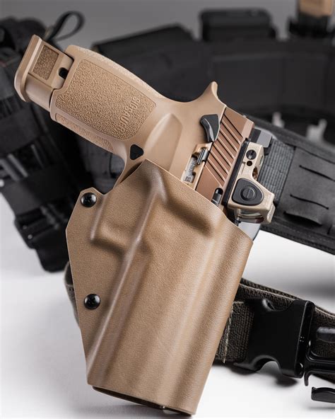 The Sig M17 adapter plate for an RMR... - Bobro Engineering