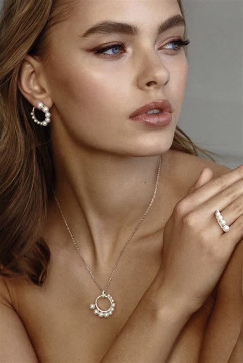 Picture of Arina Pereverten
