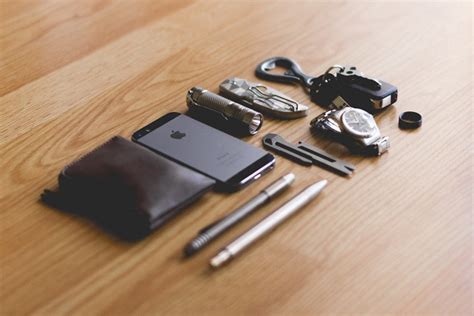 What Is EDC? :: The Beginner's Guide to Everyday Carry - Carryology