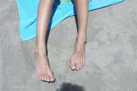 Alina Long's feet