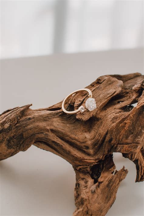 Tahli White Rose Ring – Calypsoul