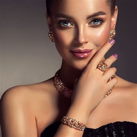 How to choose the right jewellery for you? - Hatton Garden