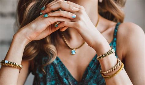 latest fashion trends  bracelets fashion tech  marketing