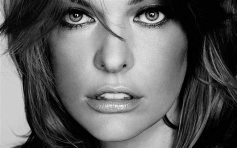Milla Jovovich HD Wallpaper: Elegance in Monochrome