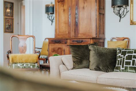 All About Abercorn Street: Savannah Travel Guide - House on Taylor