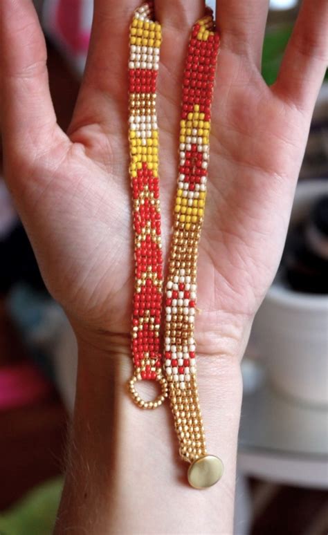 1000+ images about LOOM BEAD PATTERNS 2 on Pinterest | Loom, Bracelets ...