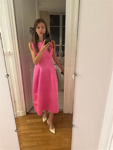 I Lived The “Trad Wife” Life For A Week. This Is What It Taught Me