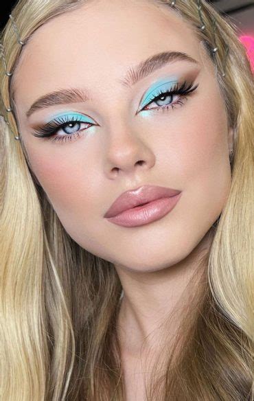 spring makeup trends  pastel blue  smokey brown