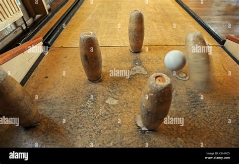 Traditional pub skittles game Stock Photo - Alamy
