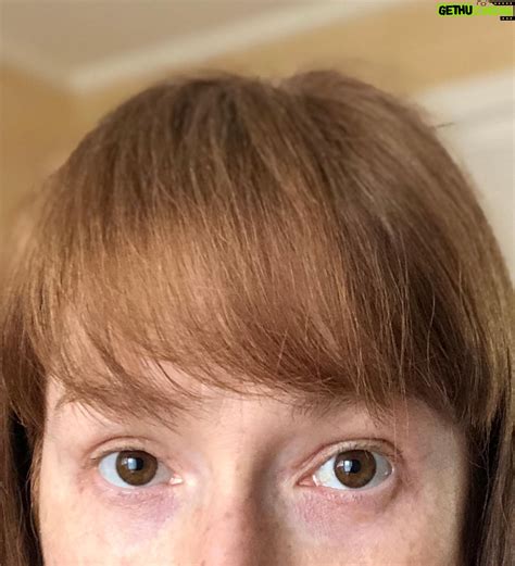 Ellie Kemper Instagram – Distraction! My bangs. Why do they look so