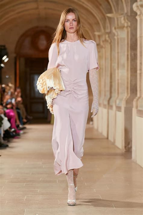 “It’s A Big Deal For Me”: Victoria Beckham On Her Paris Fashion Week