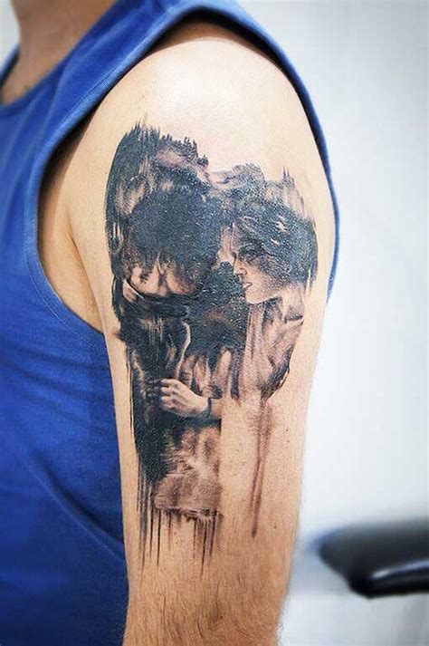 Тату череп с силуэтами - фото салона Tattoo Times, узнай цену на сайте.