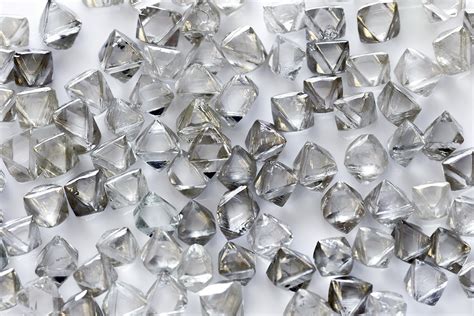 Diamonds Commodity Atlas Research Page with a Map
