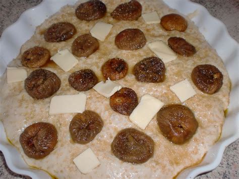 Italský sladký chléb s fíky (Pane dolce con fichi) - fotografie 3 ...