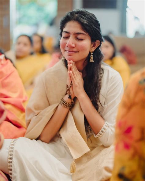 Sai Pallavi Shares Heartwarming Pics From Sister Pooja Kannan's Wedding ...