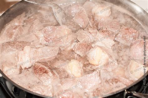 Тушеное мясо с луком - тушеная говядина с луком. Рецепт с фото ...