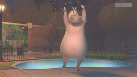 Gloria From Madagascar Dancing GIFs | Tenor