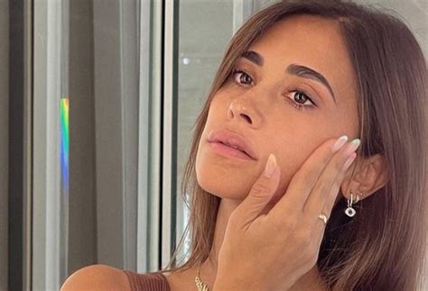 Anto Roccuzzo mostró qué producto usa para el cuidado de su cuerpo y ...