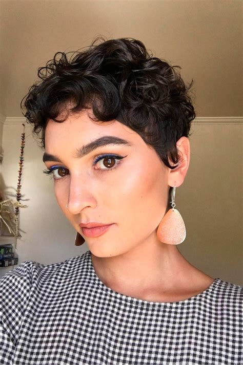 35 cortes de cabelo curtos para mulheres usarem em 2024
