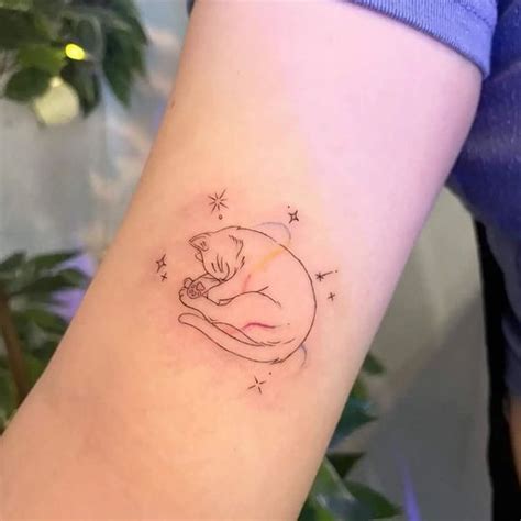 17 Line Art Cat Tattoo Ideas - Welcome to Fashion Maverick! Discover ...