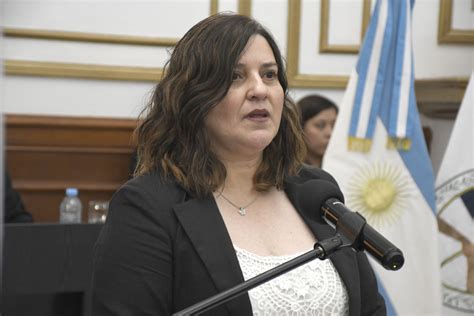 María Lorena Ross asumió como Ministra de Salud y Ambiente de Santa Cruz