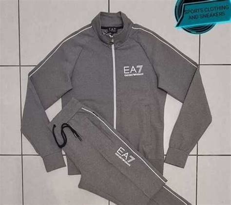 Спортивный костюм Emporio Armani EA7 Армани | Festima.Ru – частные ...