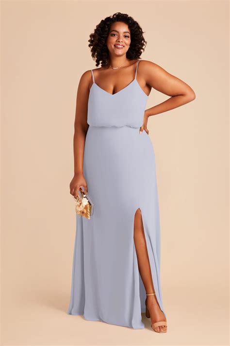 Blue Bridesmaid Dresses With Bouquets