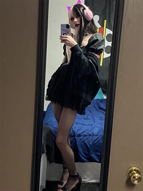 Do I make a good gamer girlfriend? : r/femboy