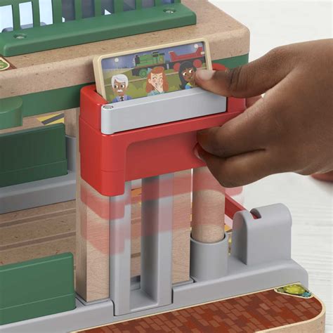 Thomas & Friends Wooden Railway Knapford Station Passenger Pickup
