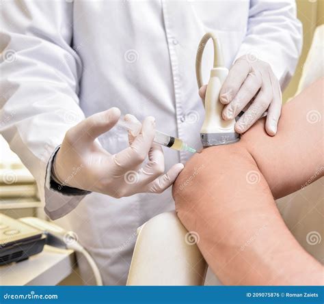 Ultrasound-guided Platelet-rich Plasma Injection of the Elbow Stock