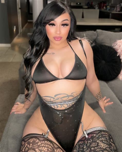 Stephanie (@itsstephhoney.xo) • Instagram photos and videos