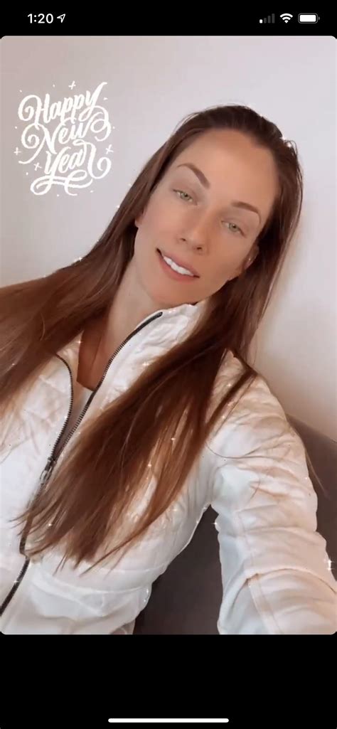 HNY! : r/JannaBreslin