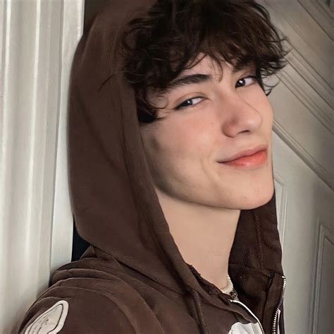 pin  sash  bruh brown eye boys brown hair brown eyes pretty men